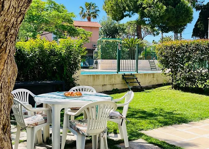 Exclusive 80 Sqm Apartment With Private Garden And Terrace On The Cap D Antibes, 300 Mt From Sandy Plage De La Salis
