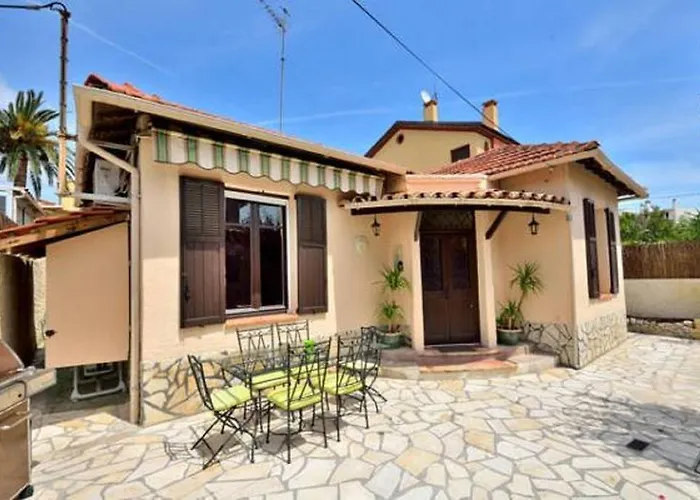 Cosy Antibes Villa