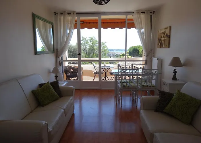 2 Bedroom Modern Apartment In Antibes With Sea View