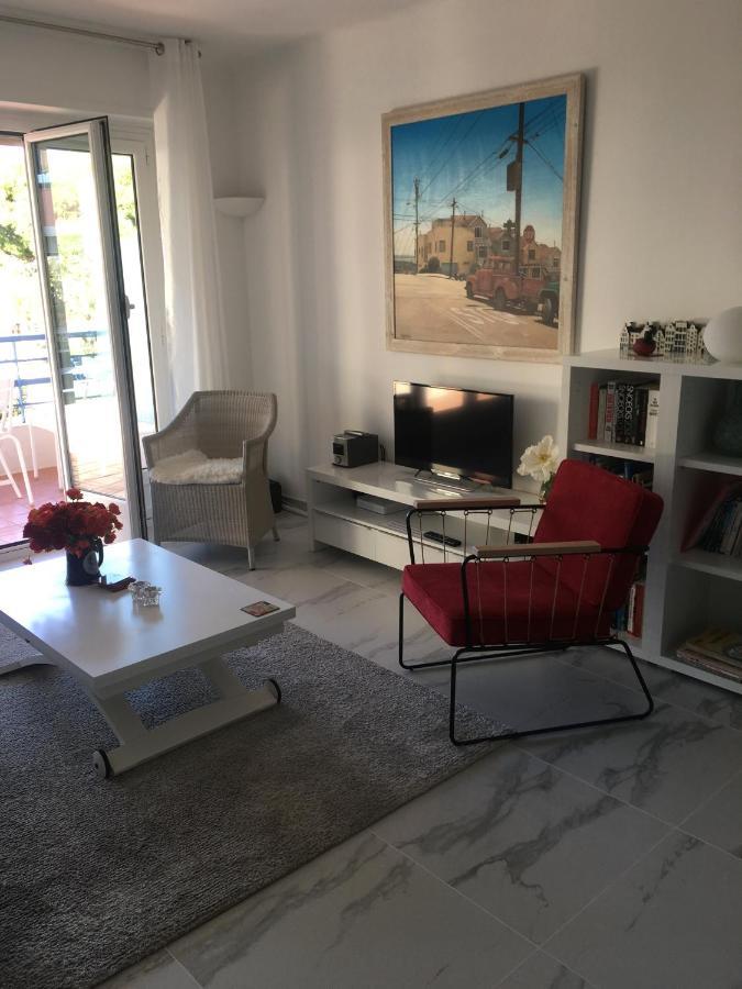 Superior On First Floor With Sea View Apartment Antibes