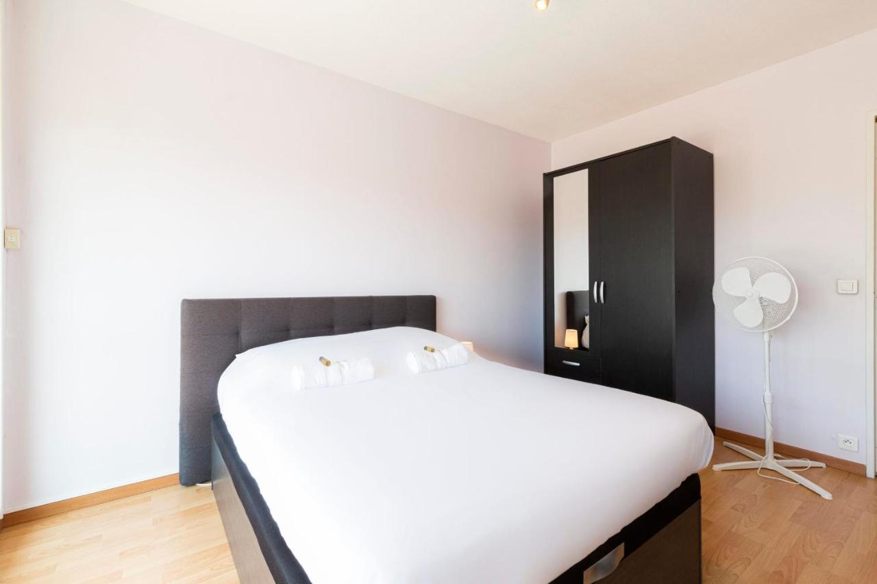 Bnb Renting Spacious 2 Bedroom In Center With A Parking Apartment Antibes