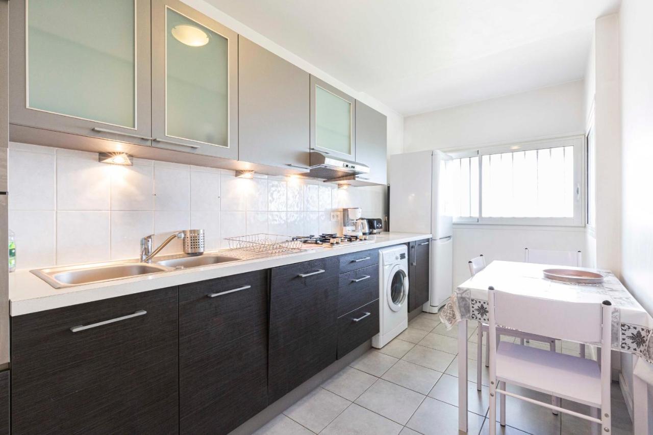 Bnb Renting Spacious 2 Bedroom In Center With A Parking *