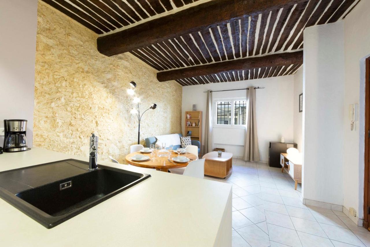Apartamento Renting Atypical One Bedroom In The Heart Of Antibes