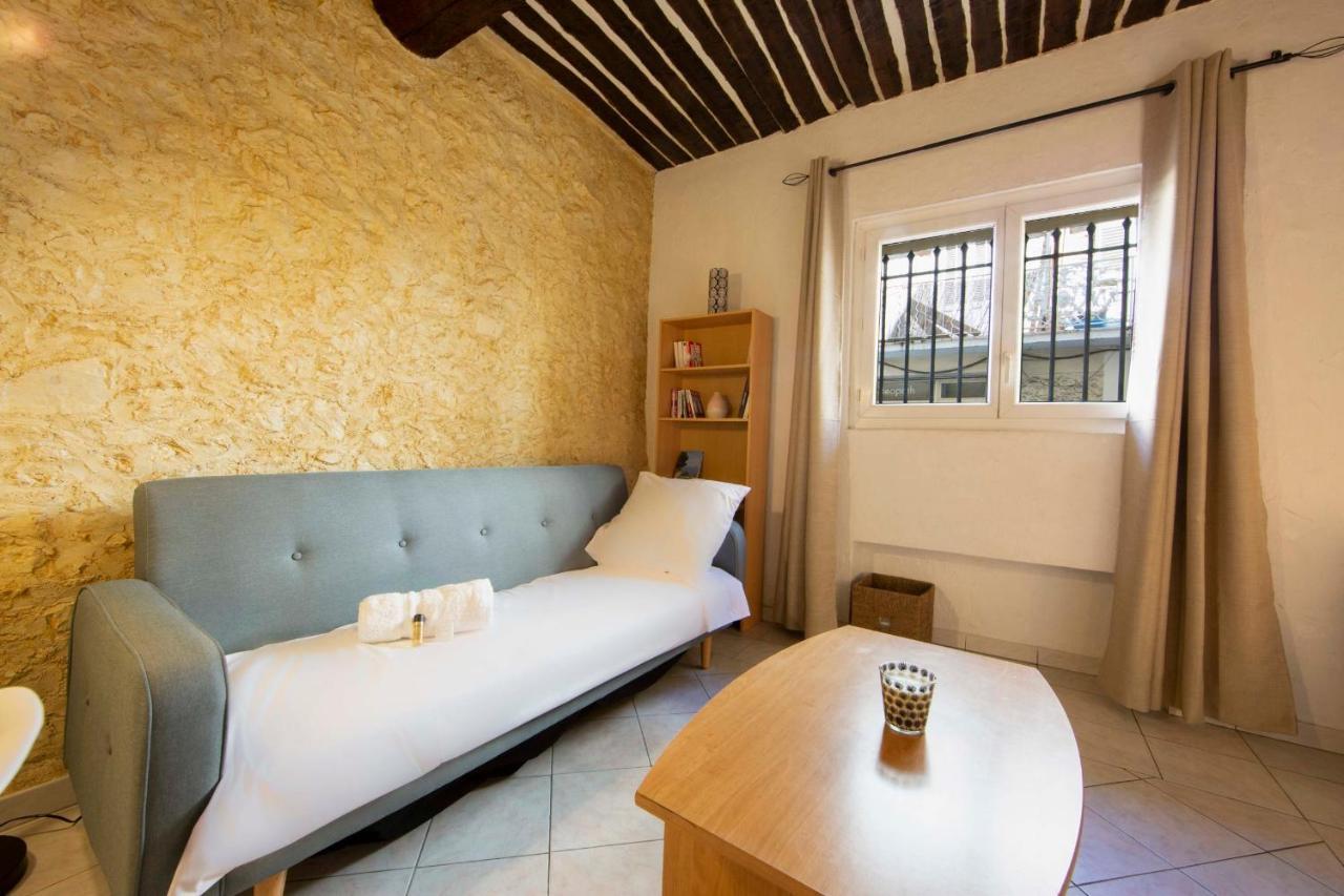 Apartamento Renting Atypical One Bedroom In The Heart Of Antibes