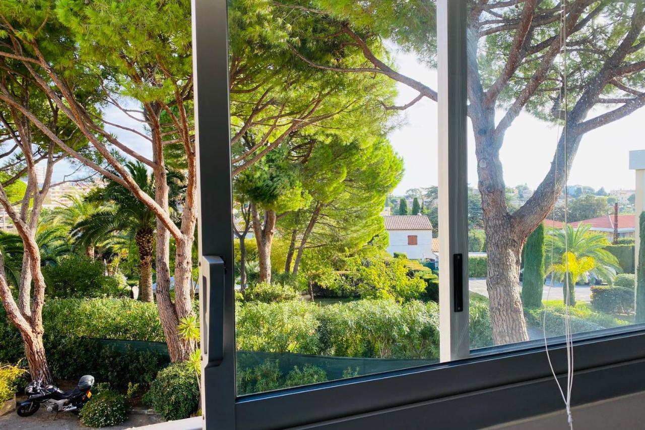 Sea View Pool Bright And Modern Flat Near Antibes
