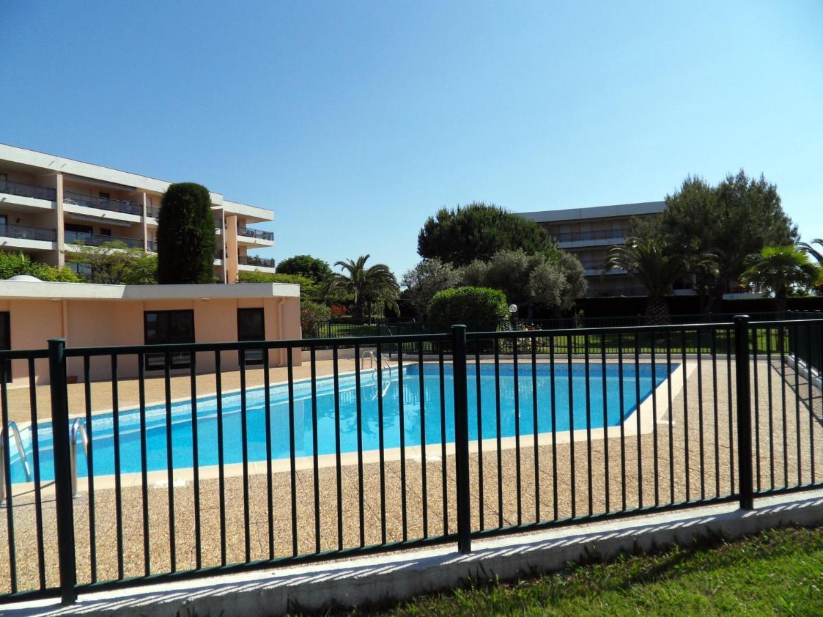 Apartment 3 Pieces, Refait A Neuf, Standing, Piscine, A Pieds Antibes