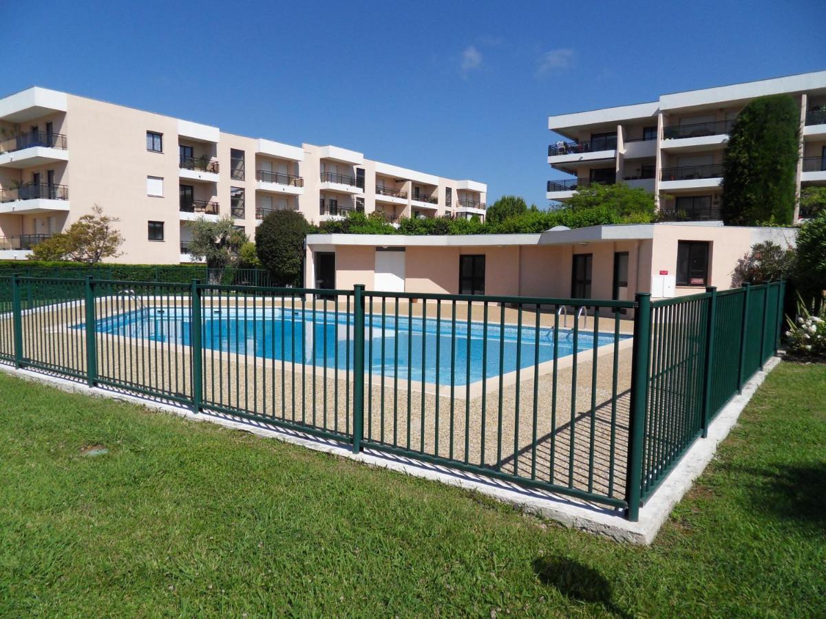 3 Pieces, Refait A Neuf, Standing, Piscine, A Pieds Antibes