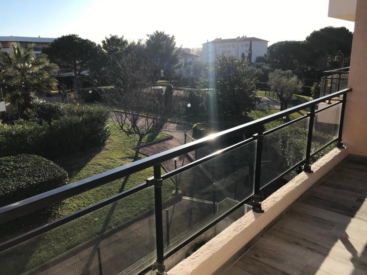 Apartment 3 Pieces, Refait A Neuf, Standing, Piscine, A Pieds *
