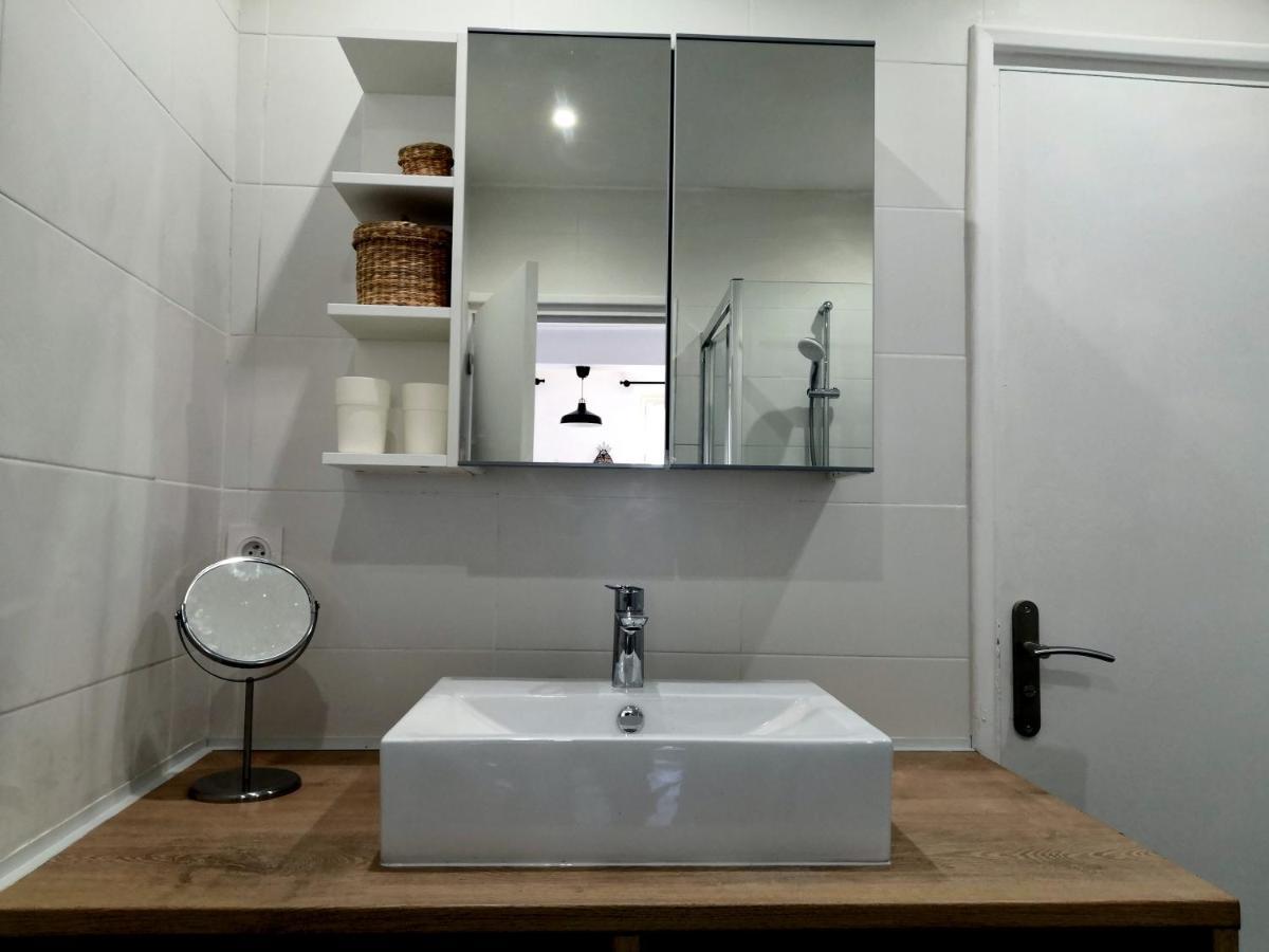 Grand 2 Pieces Renove Climatise, Vieil Antibes, Proche Port Apartment Antibes