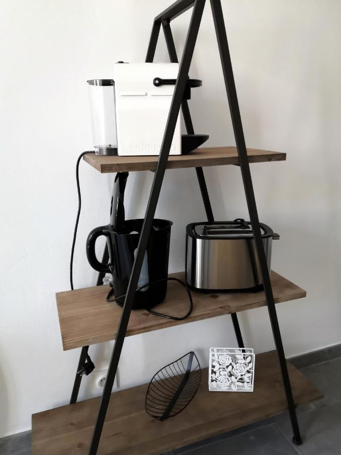Grand 2 Pieces Renove Climatise, Vieil Antibes, Proche Port