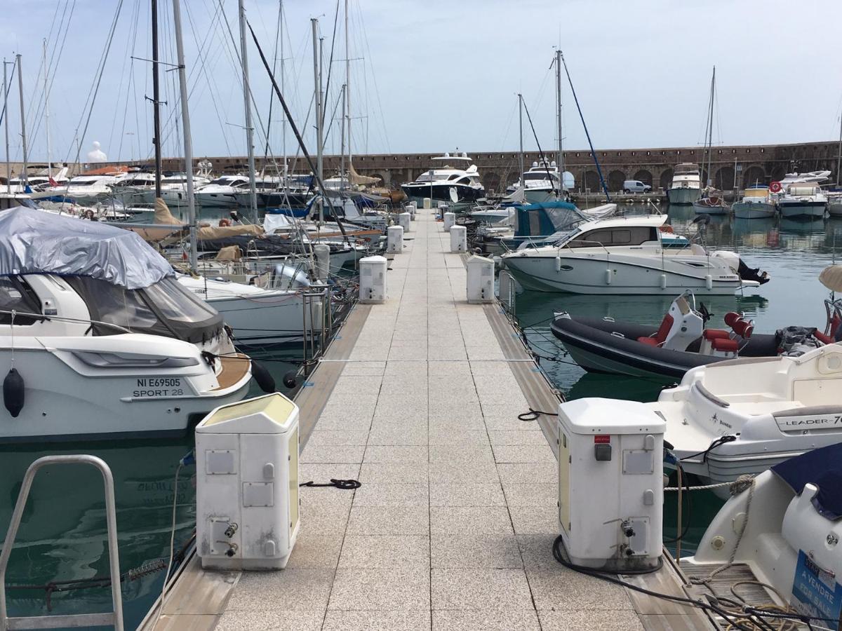 Location Bateau Port Vauban Botel Antibes