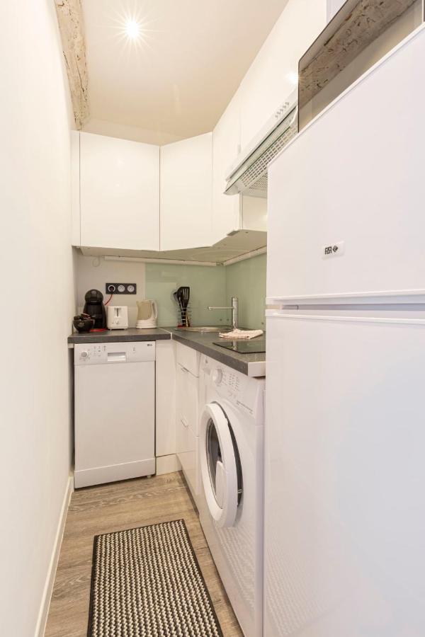 Apartment Chez Dominique - 2 Chbres 2-6pers Centre Migrainier T3 With Ac Antibes