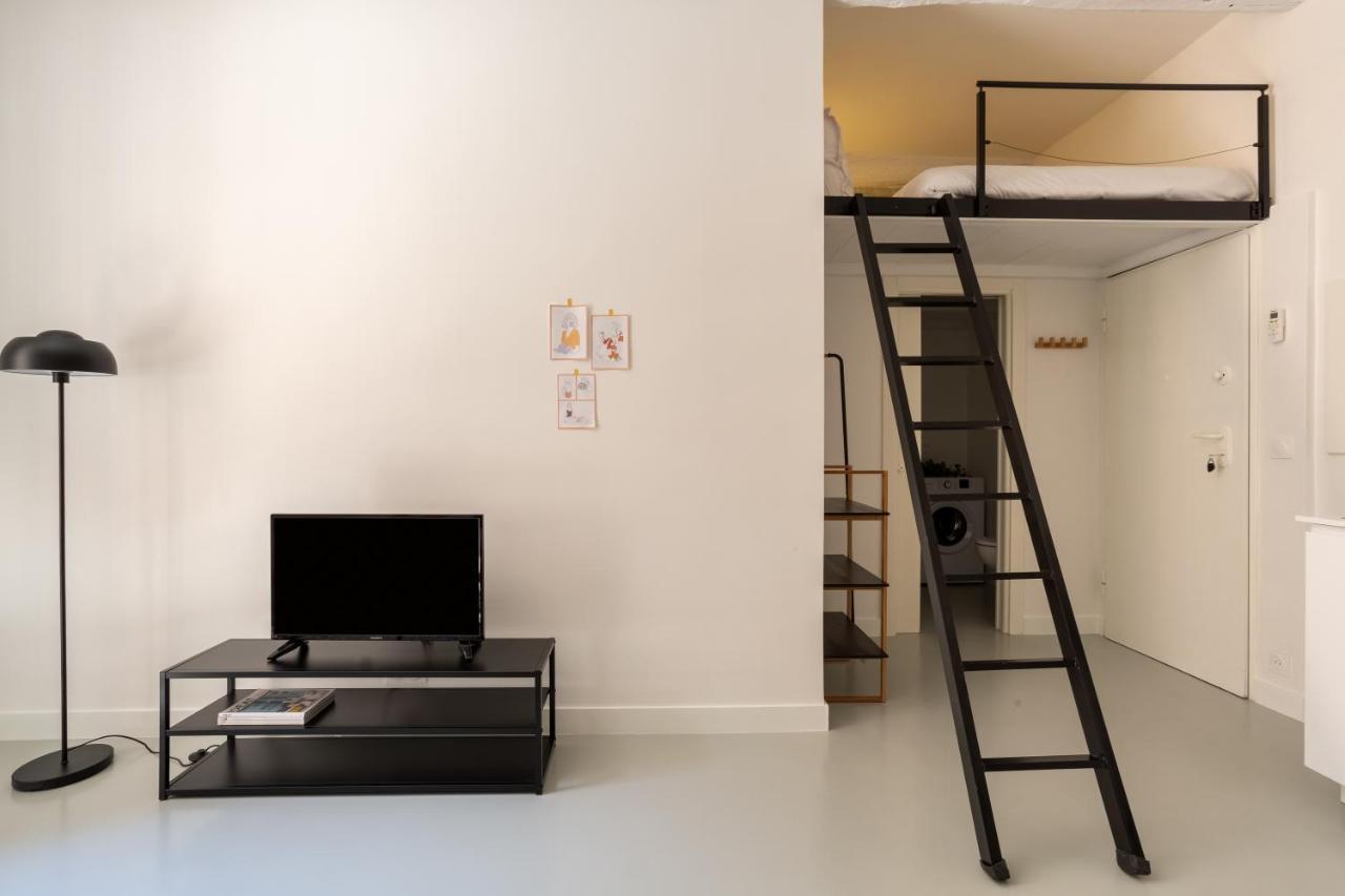 Emplacement Parfait, A Pied Et Parking Antibes