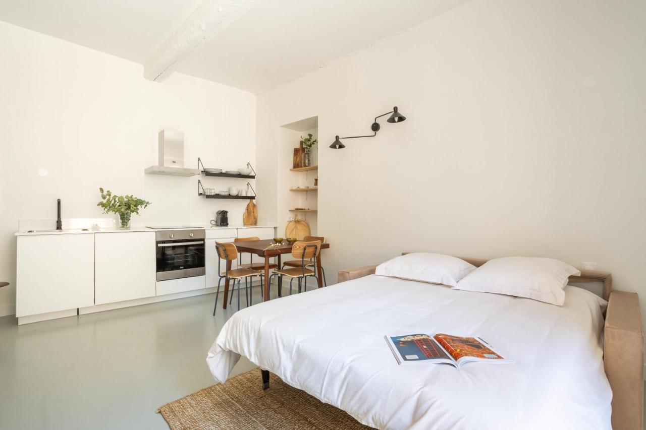 Emplacement Parfait, A Pied Et Parking Antibes