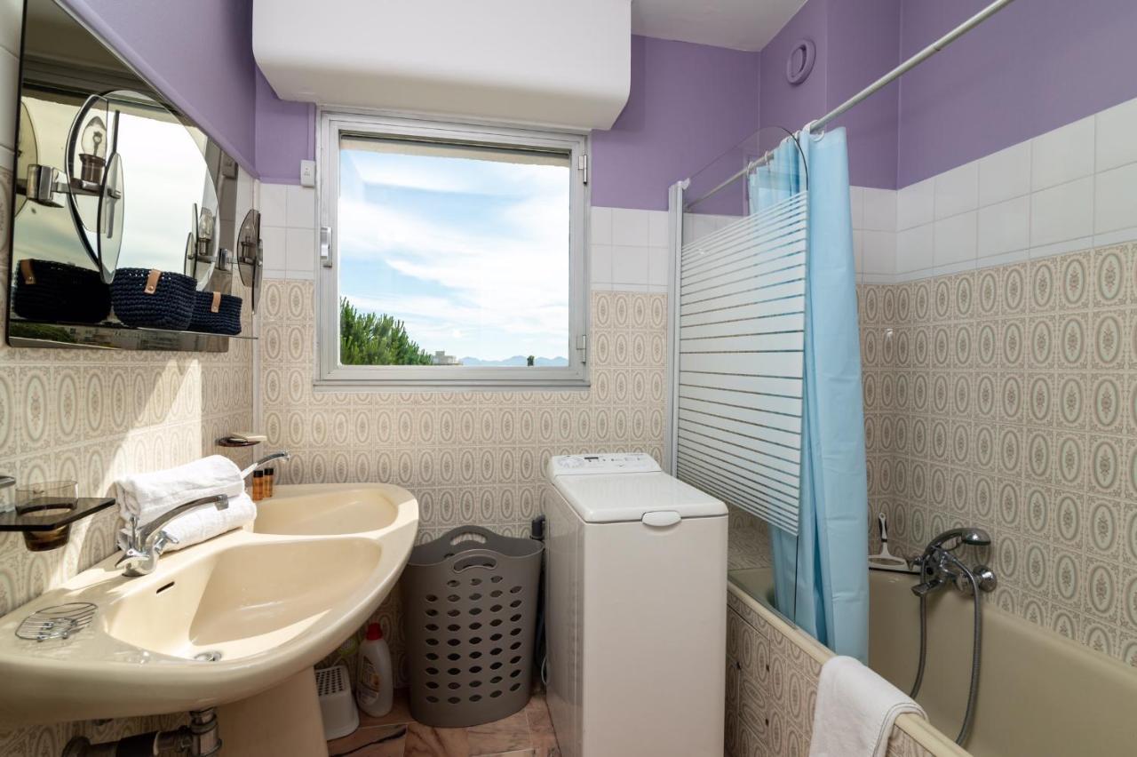 Grand T3 Juan Les Pins, 2 Balcons, Proche Plage Appartement