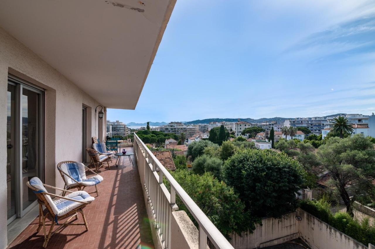 Appartement Grand T3 Juan Les Pins, 2 Balcons, Proche Plage Antibes
