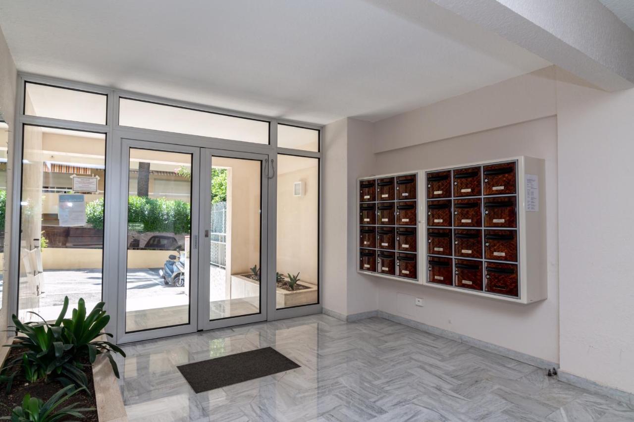 Appartement Grand T3 Juan Les Pins, 2 Balcons, Proche Plage Antibes