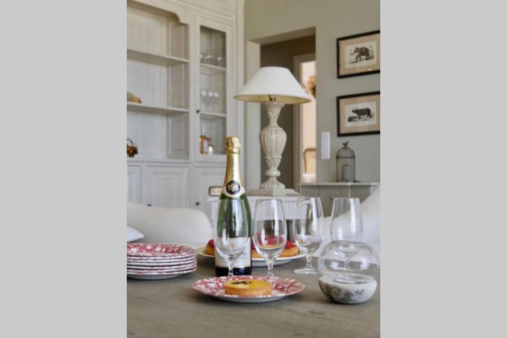 Apartment Bord De - Ac, Wifi, Chic, Sea View, 2 Minutes Walk