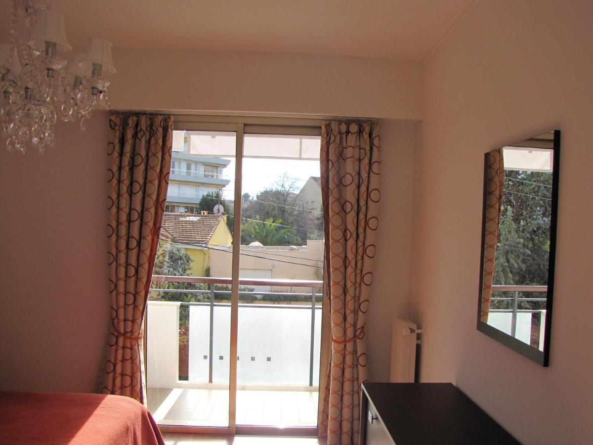 Moderne A 50 M² Vue Sur Jardin Apartamento Antibes