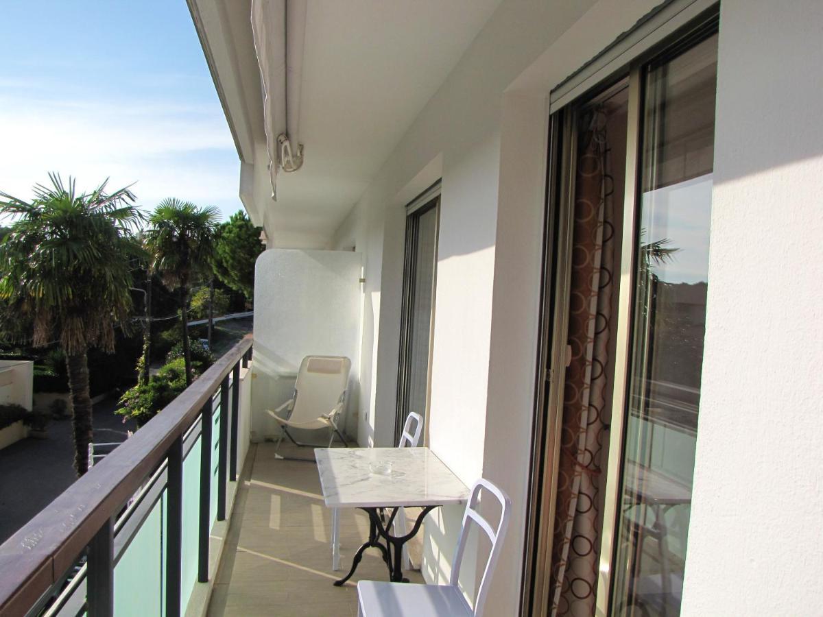 Moderne A 50 M² Vue Sur Jardin Antibes
