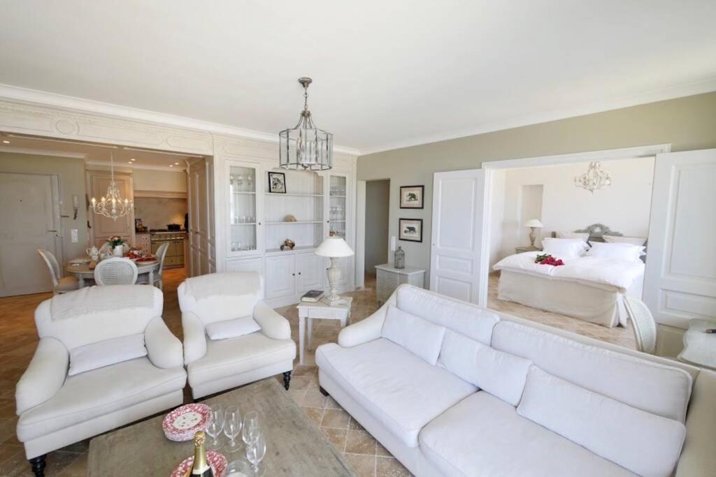 Apartment Bord De - Ac, Wifi, Chic, Sea View, 2 Minutes Walk Antibes