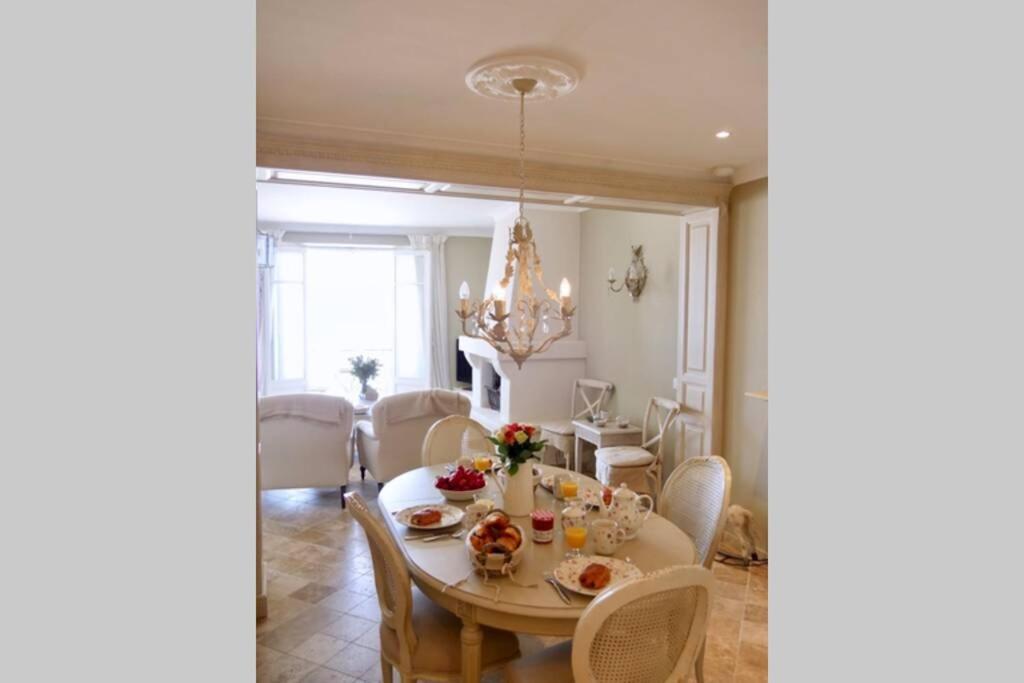Bord De - Ac, Wifi, Chic, Sea View, 2 Minutes Walk