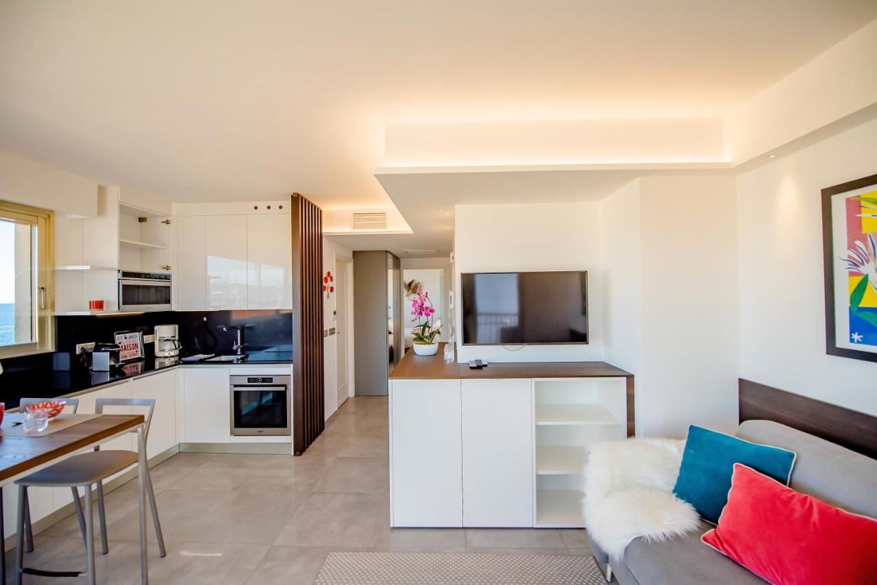 Apartment High Standing With Incredible Old And Sea Views *