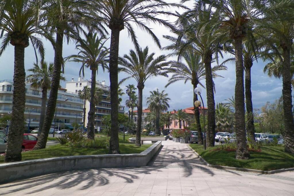 Luxury Seaview Belvedere, Apt A Antibes