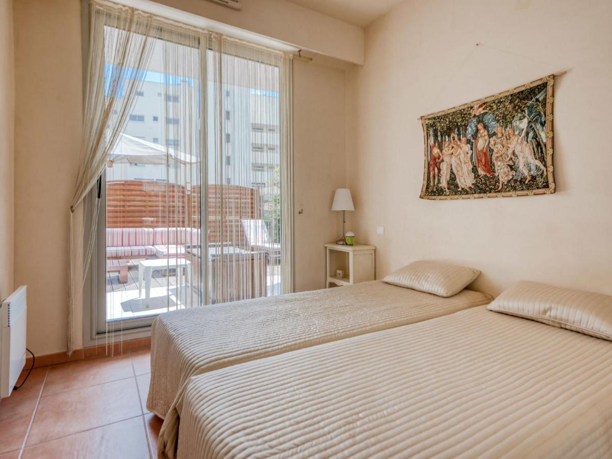 Apartment Les Allees Du Cap-3 By Interhome *