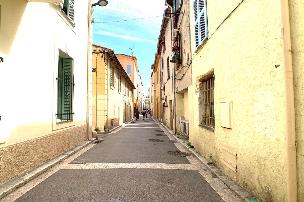 Appartement Renovated 2 Bedroom Duplex In The Center Of Antibes