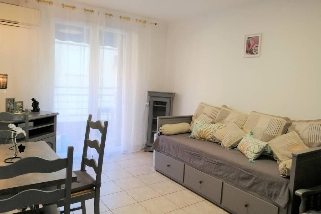 Confortable 3 Pieces Tres Bien Place Centre Apartamento Antibes