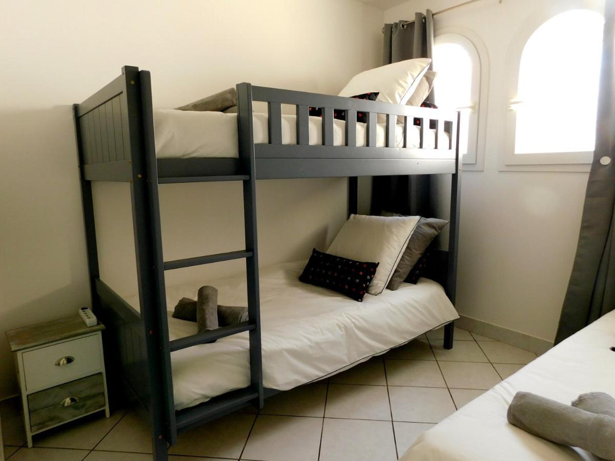 Petite Familiale Dans Quartier Residentiel - Les Muriers Holiday home *