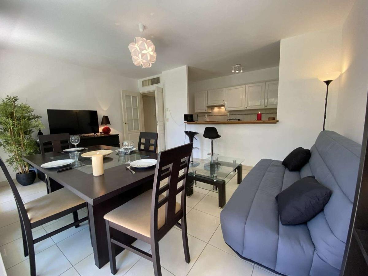3p Avec Terrasse Et Garage, A 10min Des Plages De Juan-les-pins - Fr-1-252-171 Apartment