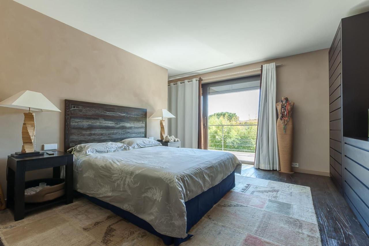 In Juan-les-pins With Heated Pool *