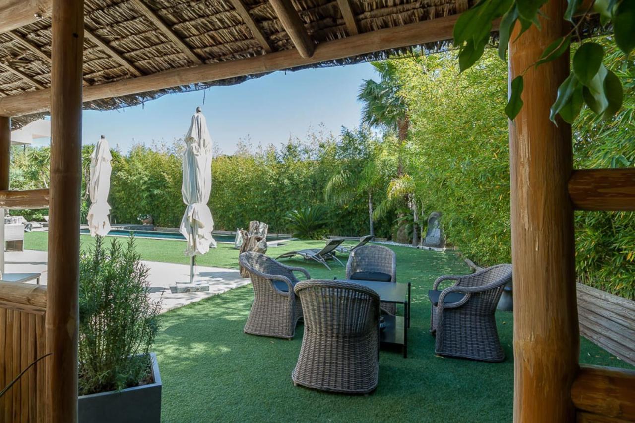 In Juan-les-pins With Heated Pool