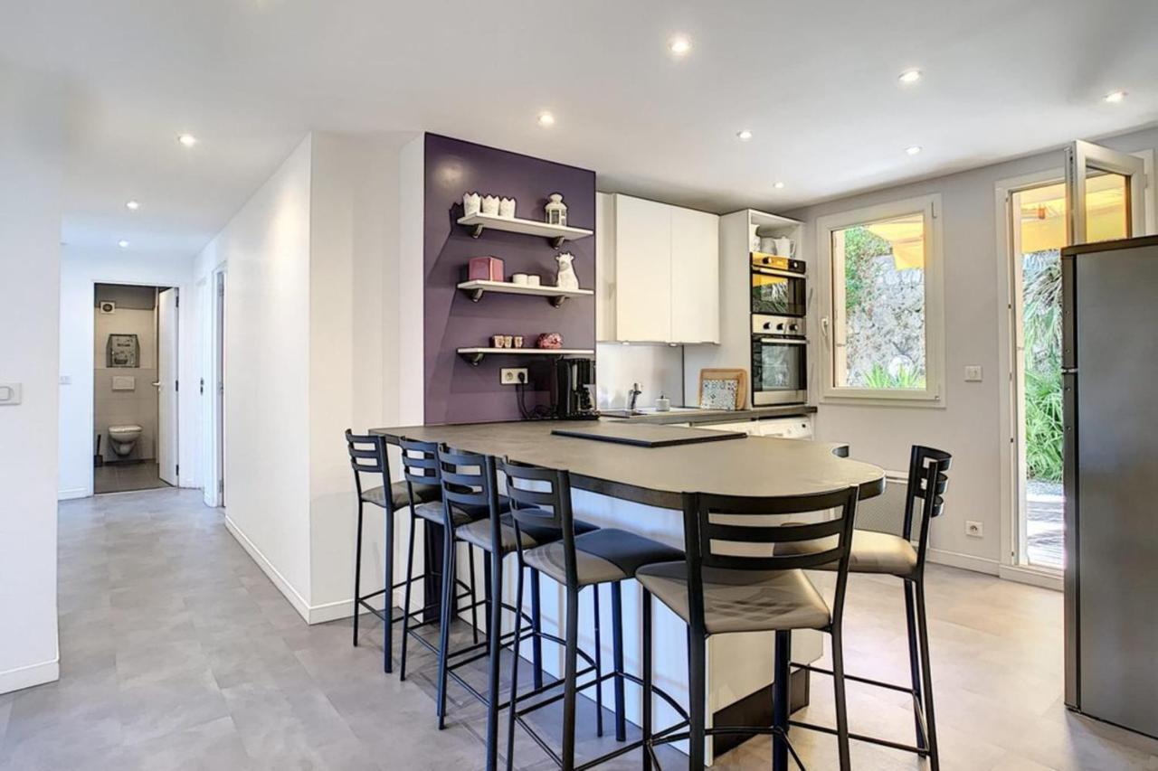Charming Three-bed Garden 500 M From Beaches In Apartment