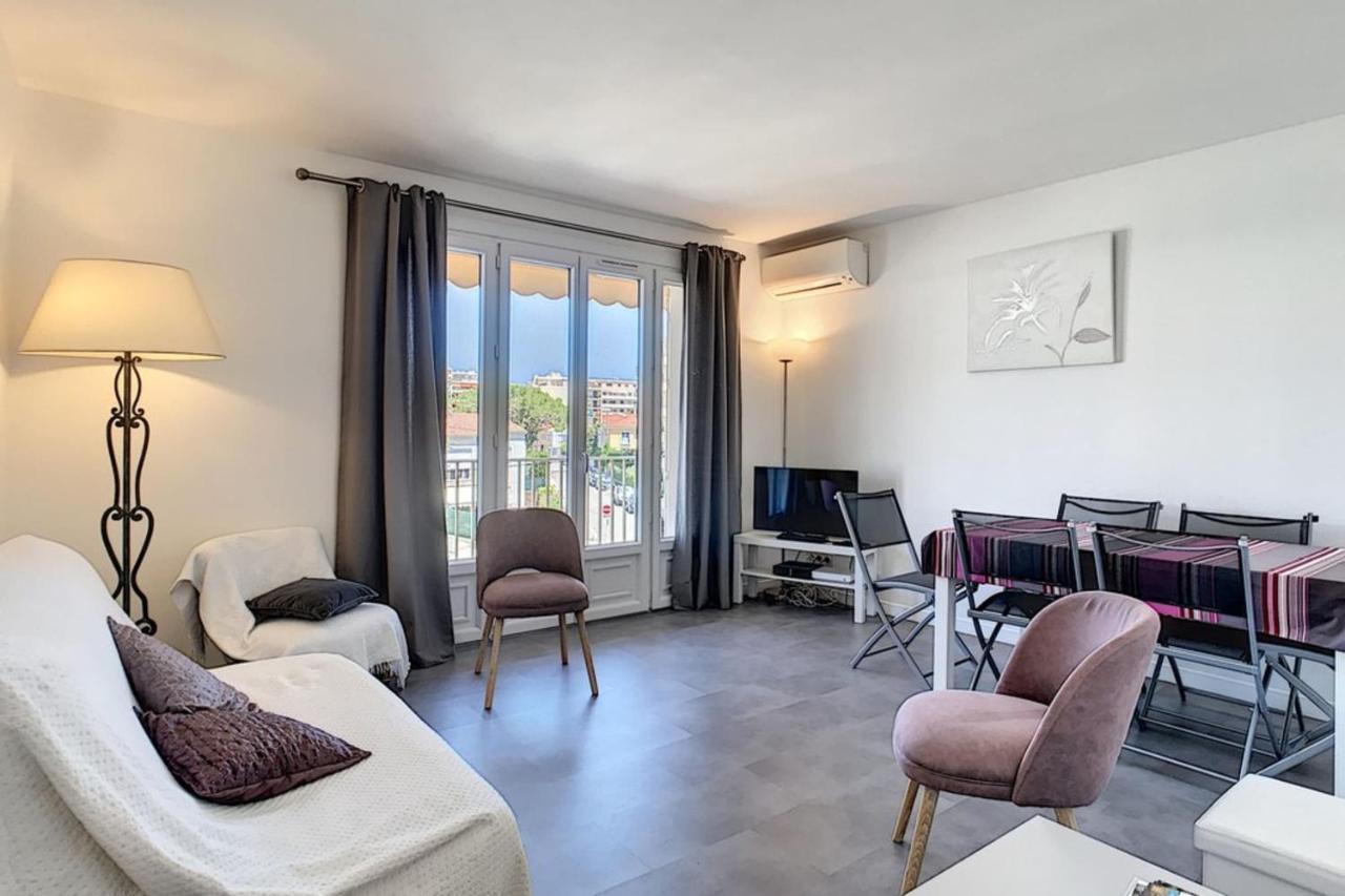 Charming Three-bed Garden 500 M From Beaches In Apartment Antibes