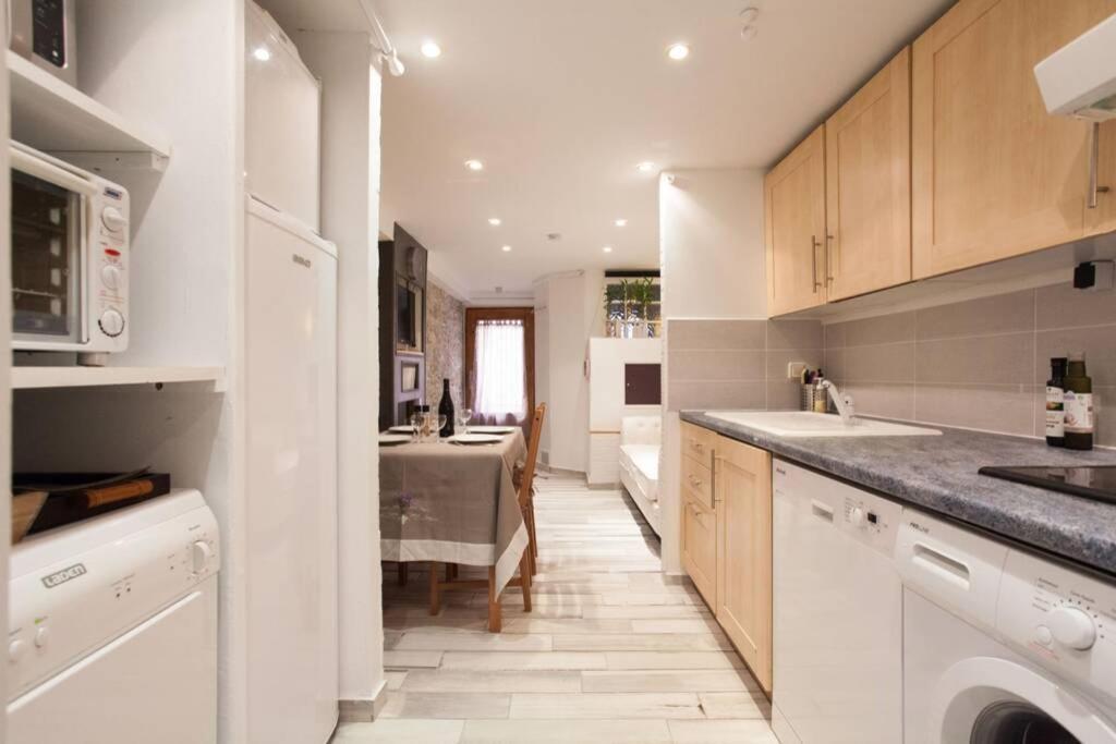Apartment Atribord In Old Town Near Beach And Marina