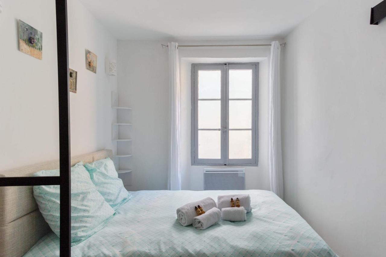 Beautiful Flat In The Old Town Of - Welkeys