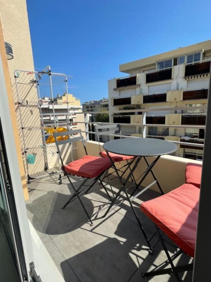 Beautiful Bright At 3 Min Walk From The