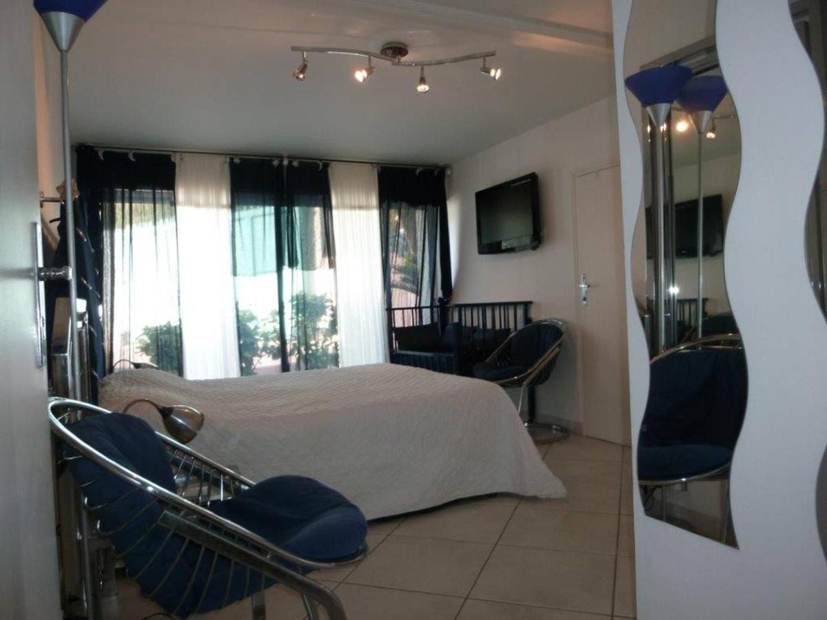 Juan Les Pins Near Cannes Beaches 18-20 Guests *