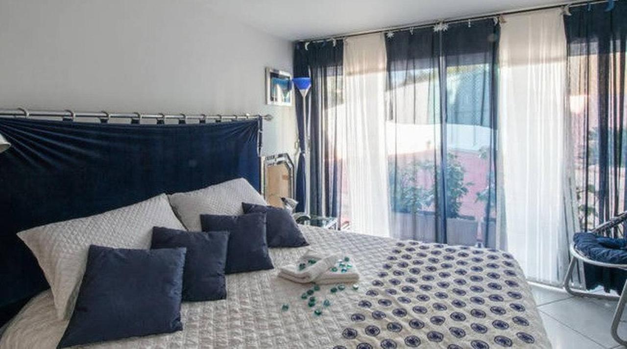 Juan Les Pins Near Cannes Beaches 18-20 Guests
