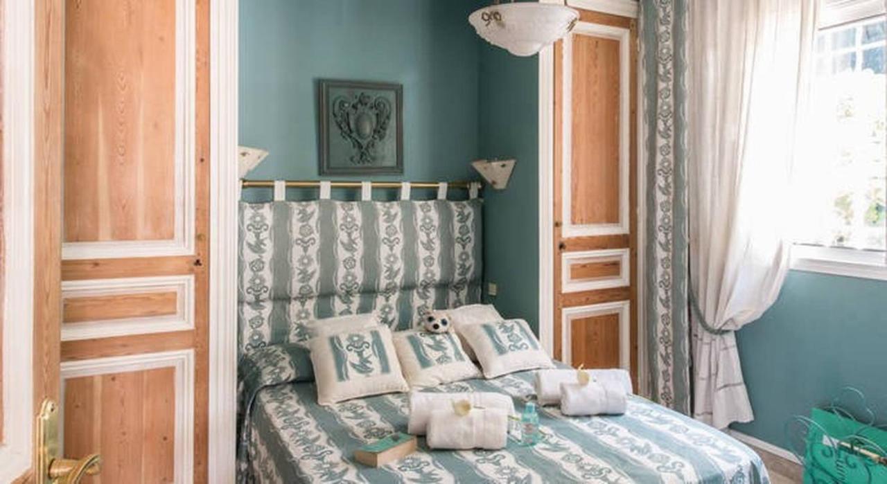 Juan Les Pins Near Cannes Beaches 18-20 Guests Villa Antibes