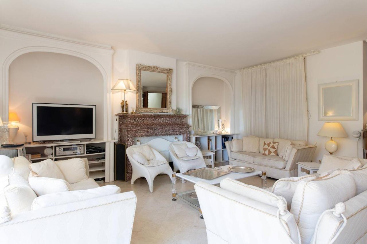 Villa Juan Les Pins Near Cannes Beaches 18-20 Guests Antibes