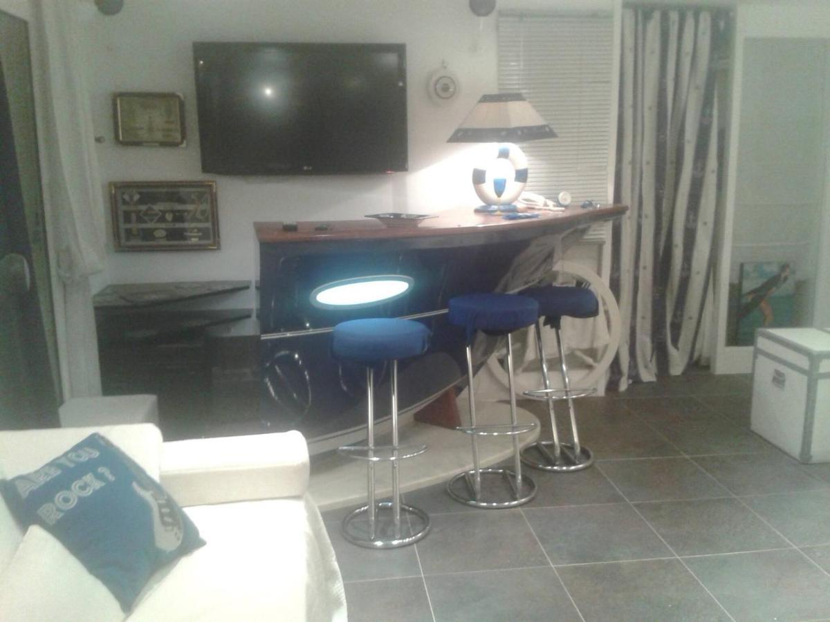 Juan Les Pins Near Cannes Beaches 18-20 Guests