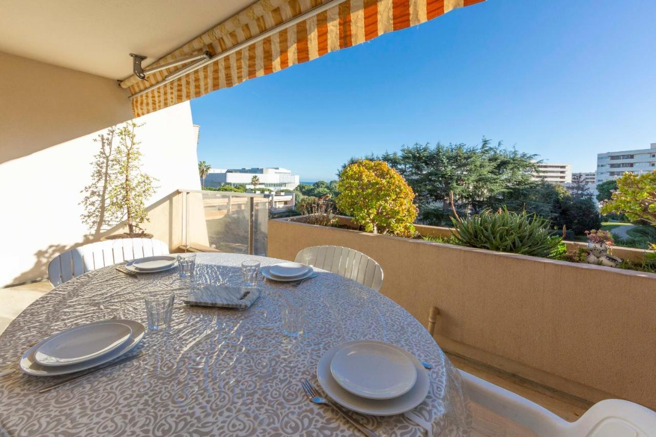 3 Bedroom Of 90m2 With A Spacious Terrasse And A Parking Spot ! *