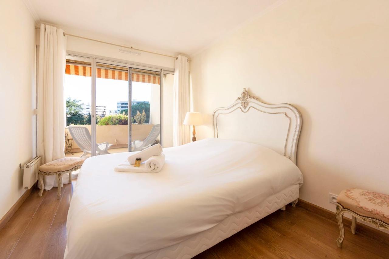 3 Bedroom Of 90m2 With A Spacious Terrasse And A Parking Spot ! *