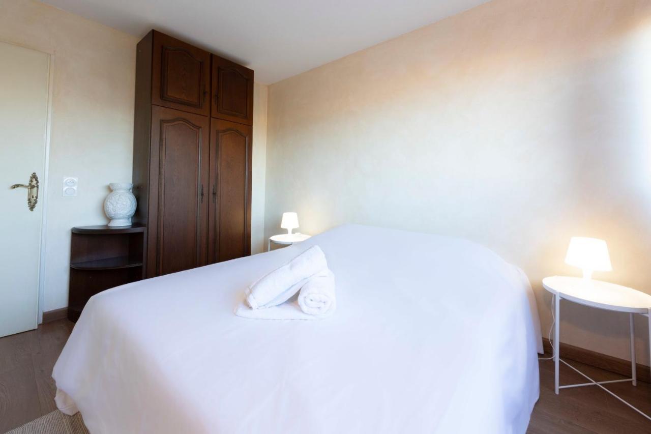 3 Bedroom Of 90m2 With A Spacious Terrasse And A Parking Spot ! Appartement Antibes