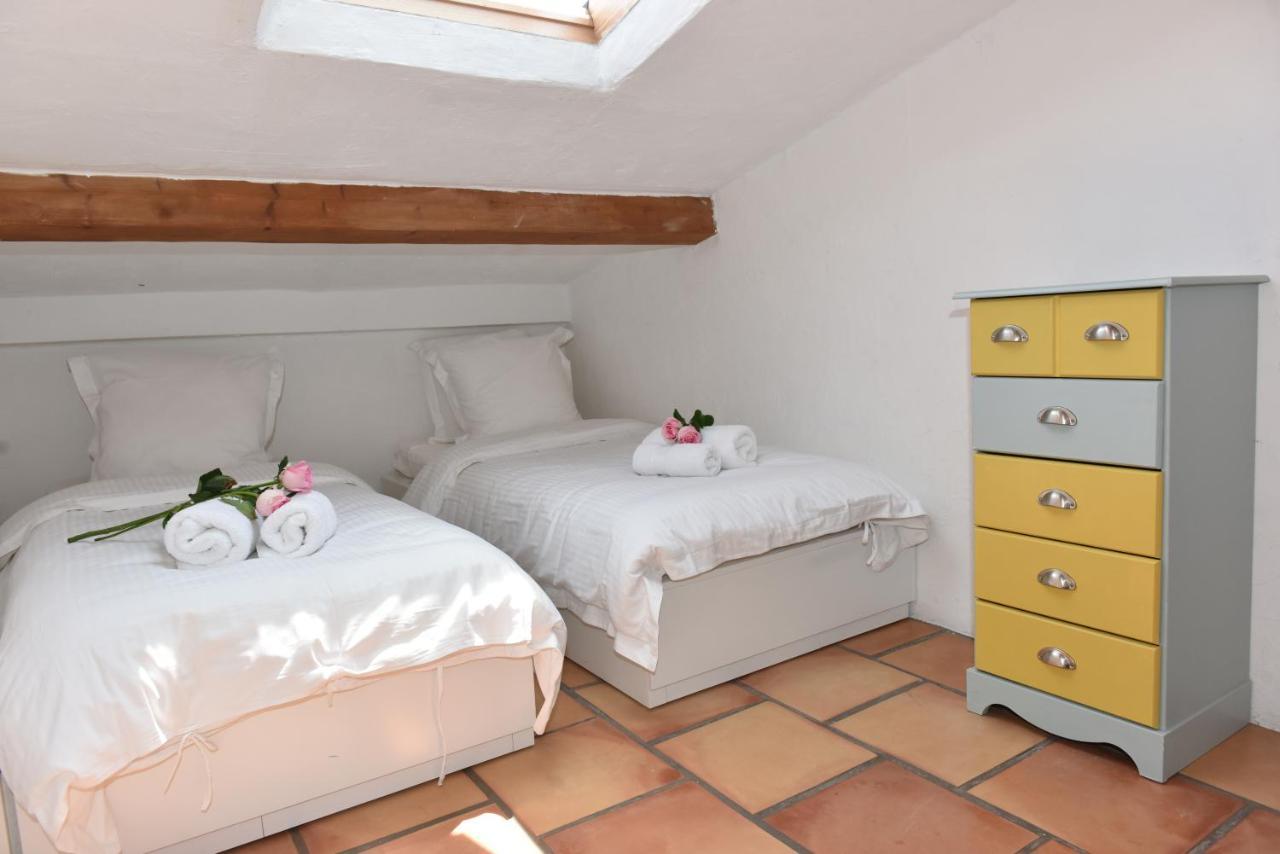 Sade - Central, Charming, For 6 *