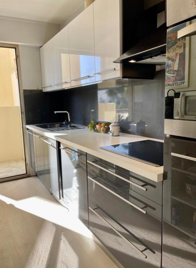 Seafront One Bedroom With A Terrasse Swimming Pool And A Parking *